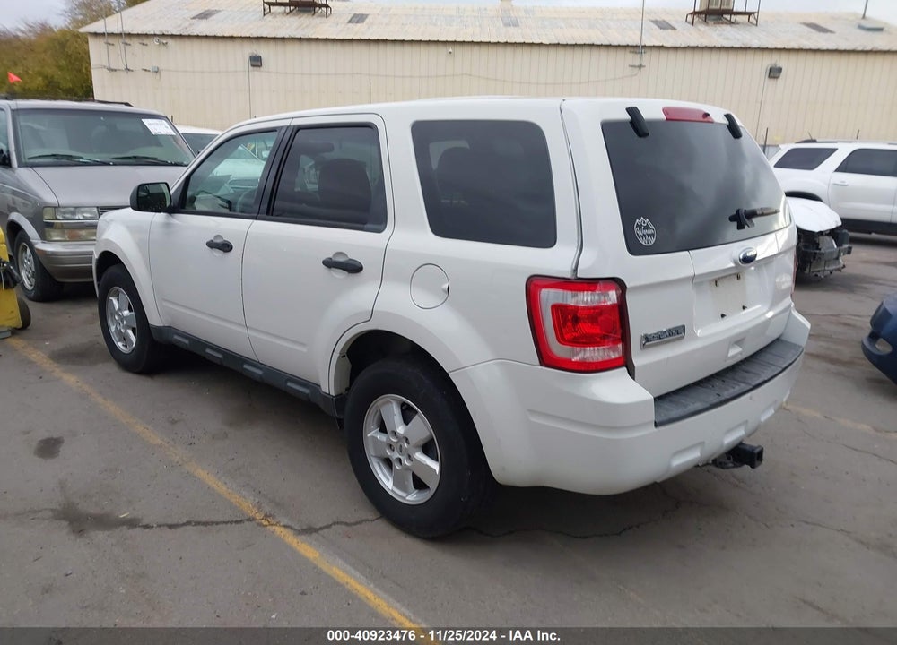 2010 FORD ESCAPE XLS VIN: 1FMCU9C79AKC28028