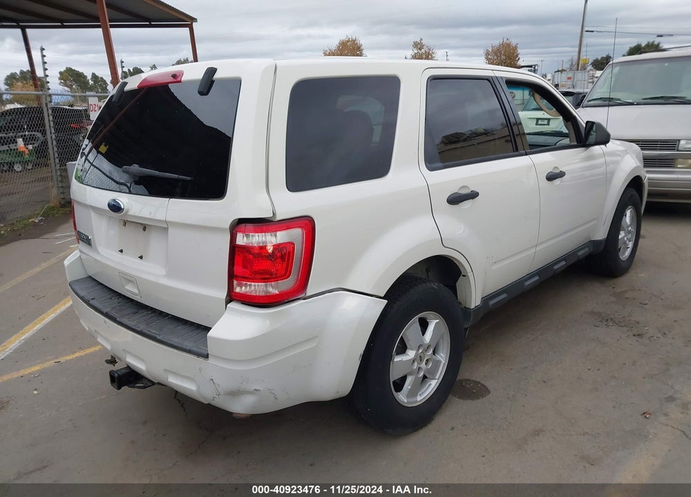 2010 FORD ESCAPE XLS VIN: 1FMCU9C79AKC28028