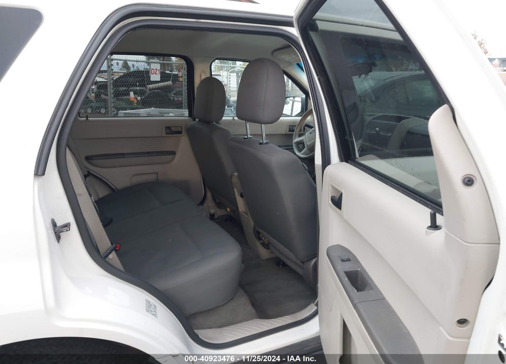 2010 FORD ESCAPE XLS VIN: 1FMCU9C79AKC28028