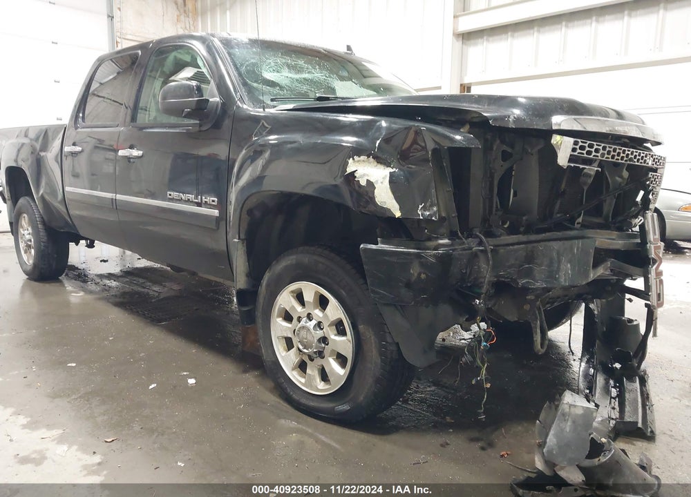 2014 GMC SIERRA 2500HD DENALI VIN: 1GT125EG5EF114579