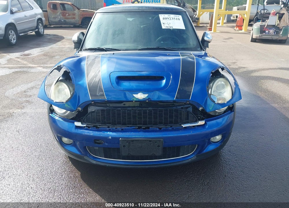 2008 MINI COOPER S VIN: WMWMF73548TV34061