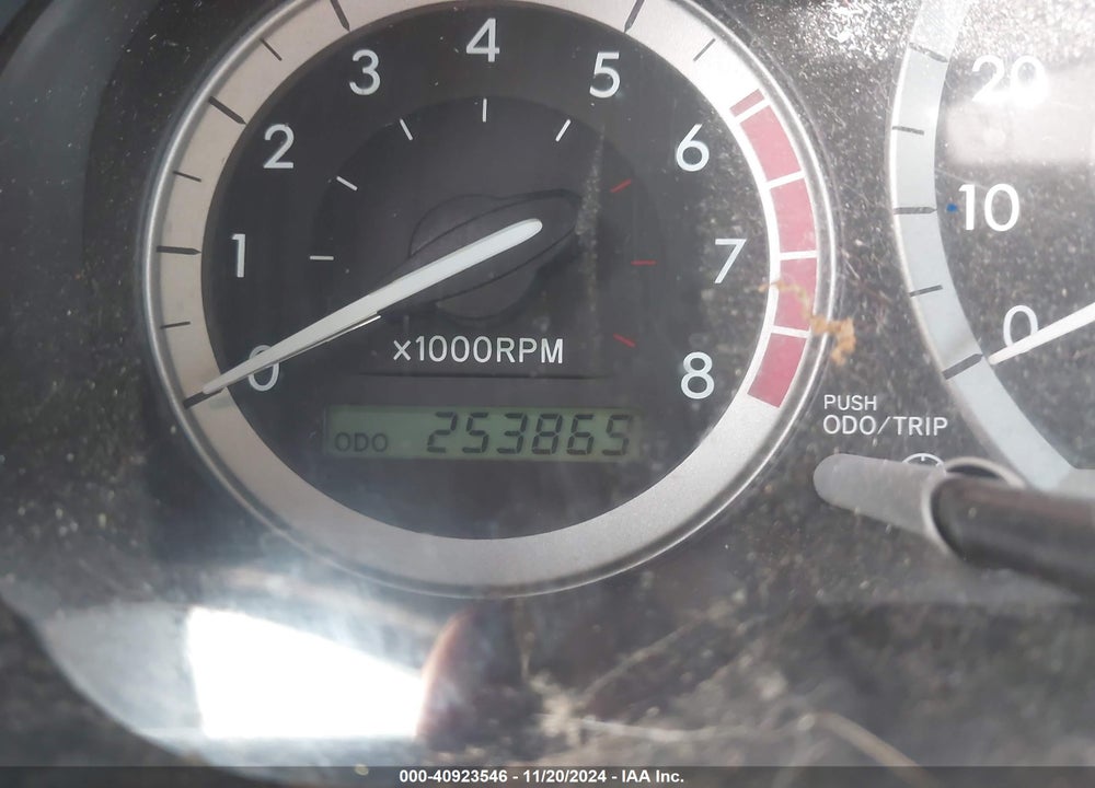 2004 TOYOTA SIENNA LE VIN: 5TDZA23C84S043400