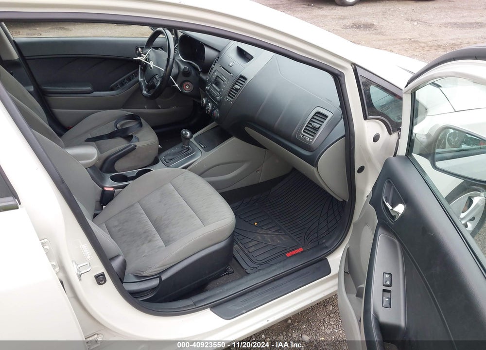 2015 KIA FORTE LX VIN: KNAFK4A67F5407157