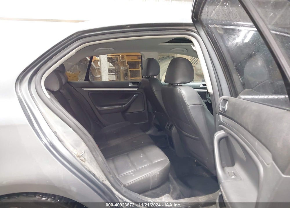 2008 VOLKSWAGEN JETTA SE/SEL VIN: 3VWRM71K08M002826