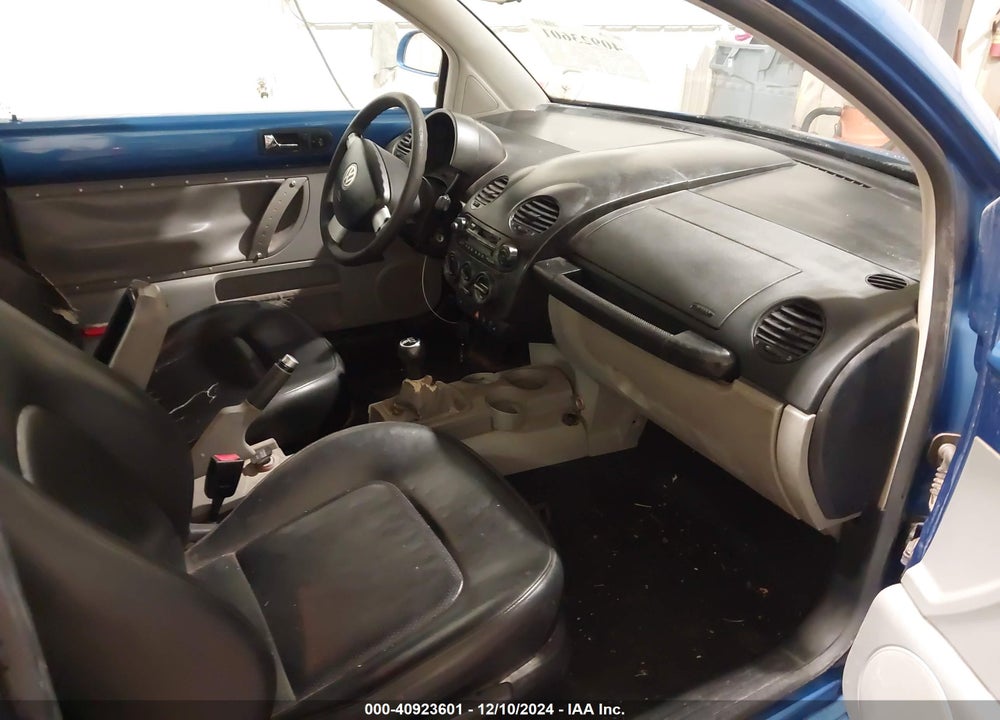2000 VOLKSWAGEN NEW BEETLE VIN: 3VWCF21C7YM453148