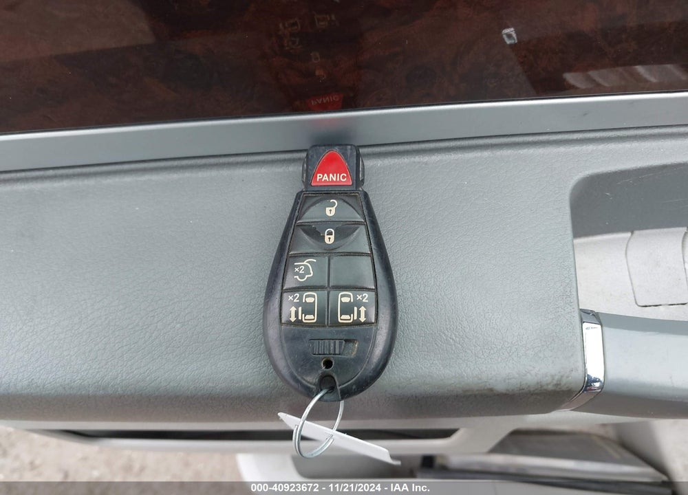 2010 CHRYSLER TOWN & COUNTRY TOURING VIN: 2A4RR5D1XAR183969