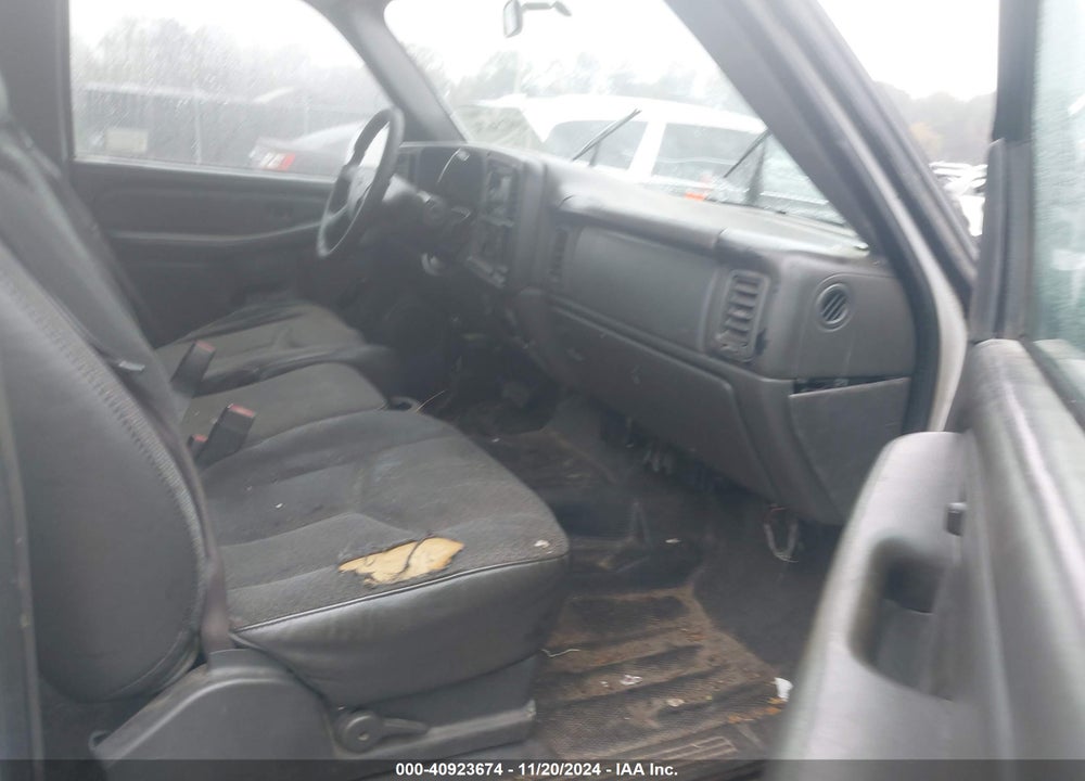 2006 CHEVROLET SILVERADO 2500HD WORK TRUCK VIN: 1GCHC29U26E287350