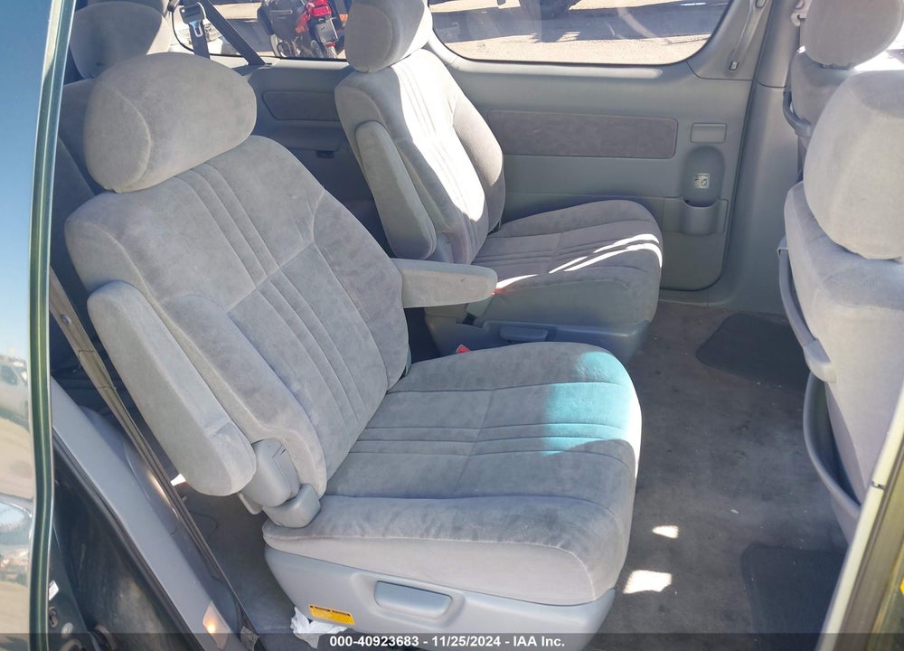 2001 TOYOTA SIENNA LE VIN: 4T3ZF13C61U411482