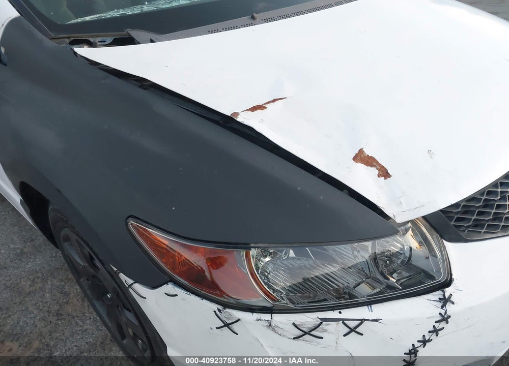 2010 HONDA CIVIC LX VIN: 2HGFG1B60AH513213