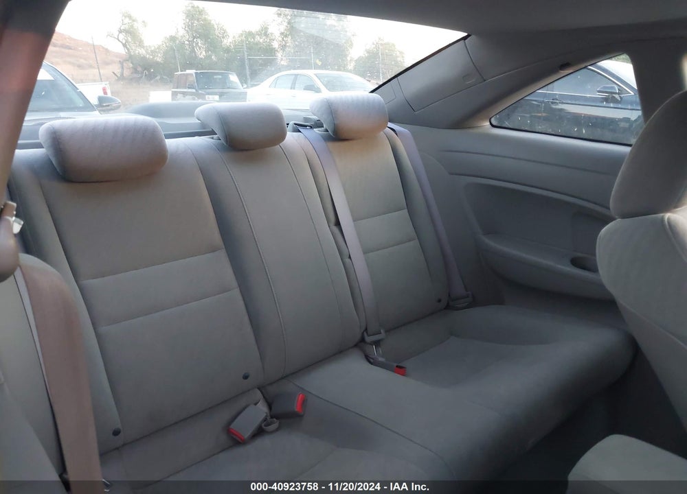 2010 HONDA CIVIC LX VIN: 2HGFG1B60AH513213