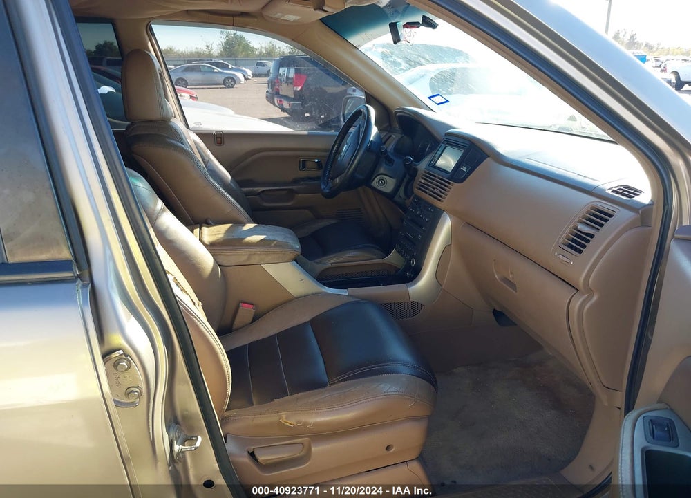 2005 HONDA PILOT EX-L VIN: 5FNYF18675B006466