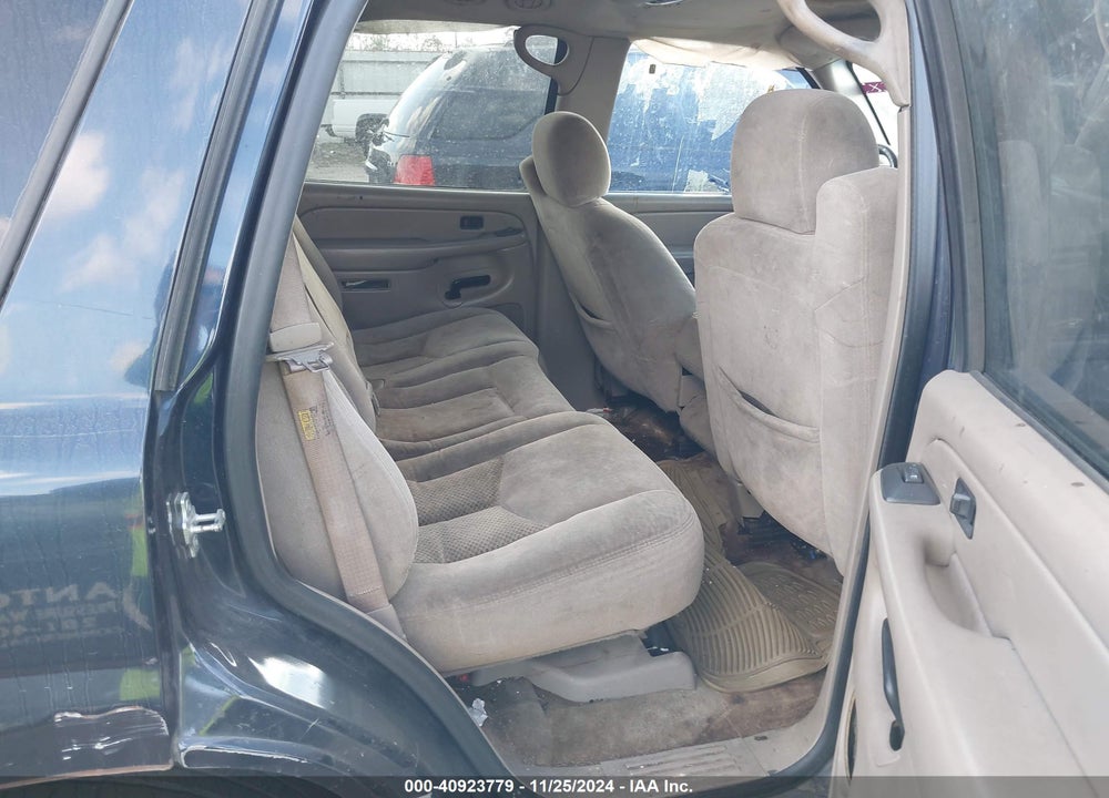 2005 CHEVROLET TAHOE LS VIN: 1GNEC13V75R119281