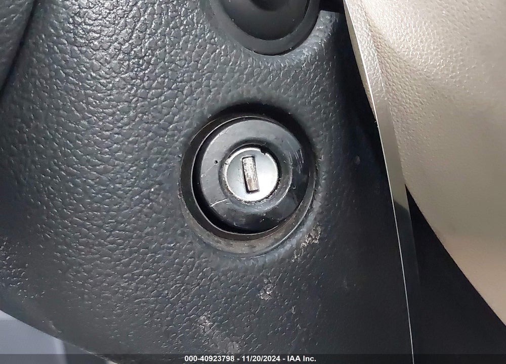 2011 VOLKSWAGEN JETTA 2.5L SE VIN: 3VWDX7AJ7BM304307