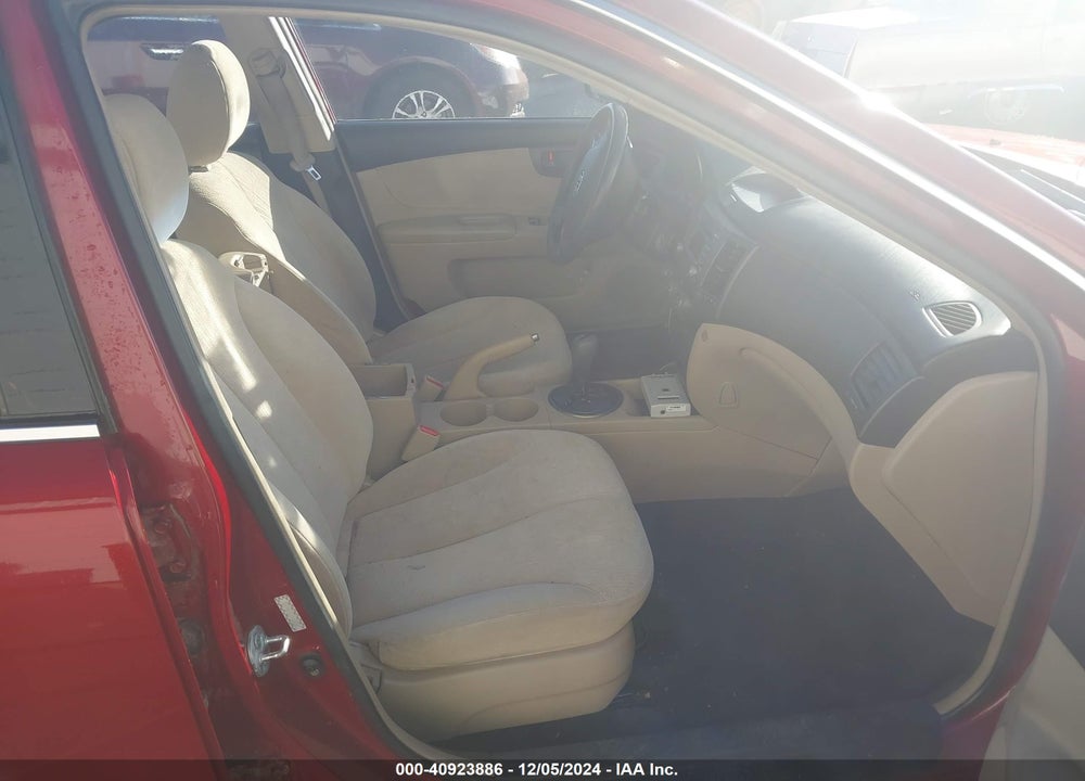 2009 KIA OPTIMA LX VIN: KNAGE228895299703
