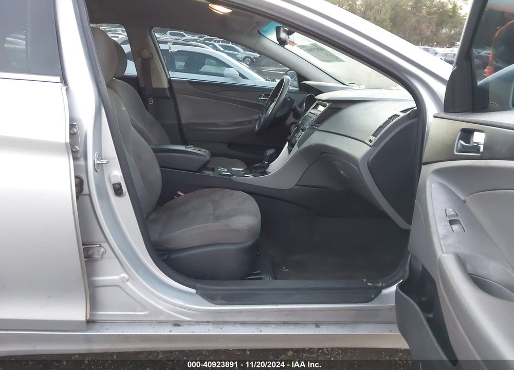2013 HYUNDAI SONATA GLS VIN: 5NPEB4ACXDH744200