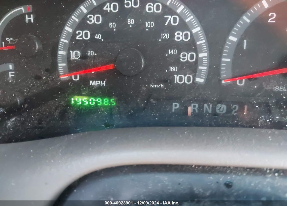 2002 FORD F-150 LARIAT/XLT VIN: 1FTRW08L52KC40351