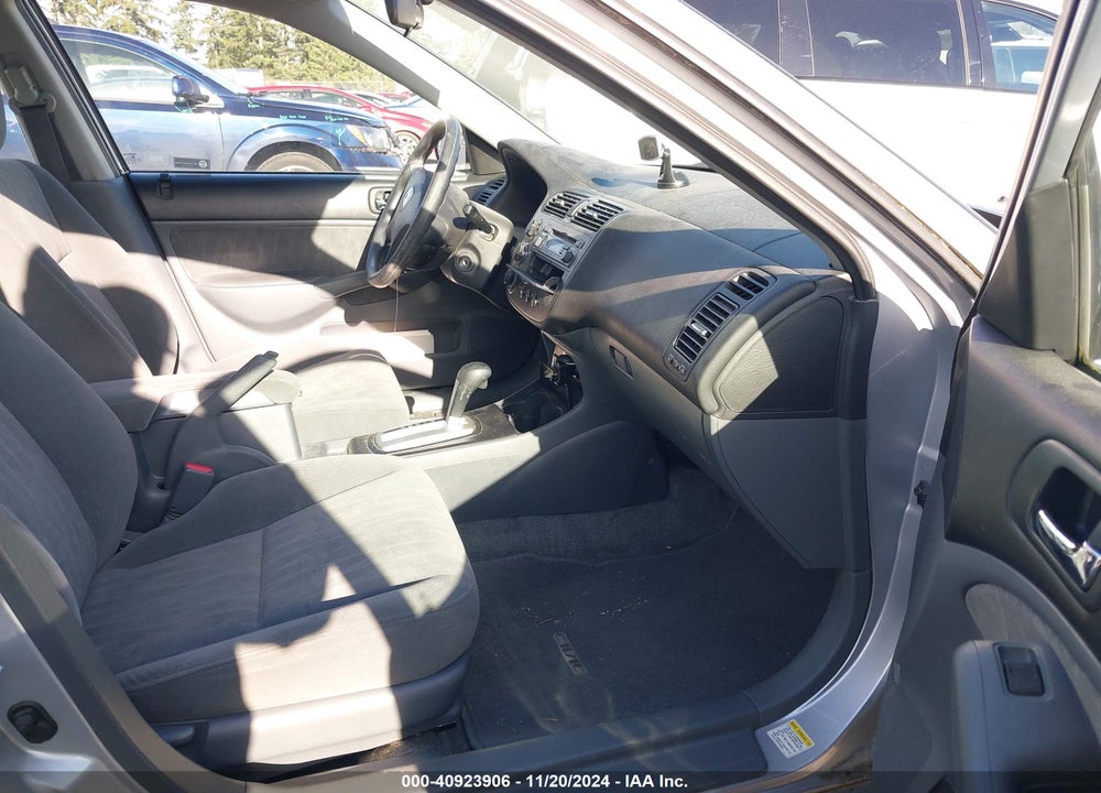 2005 HONDA CIVIC LX VIN: 2HGES16655H551711