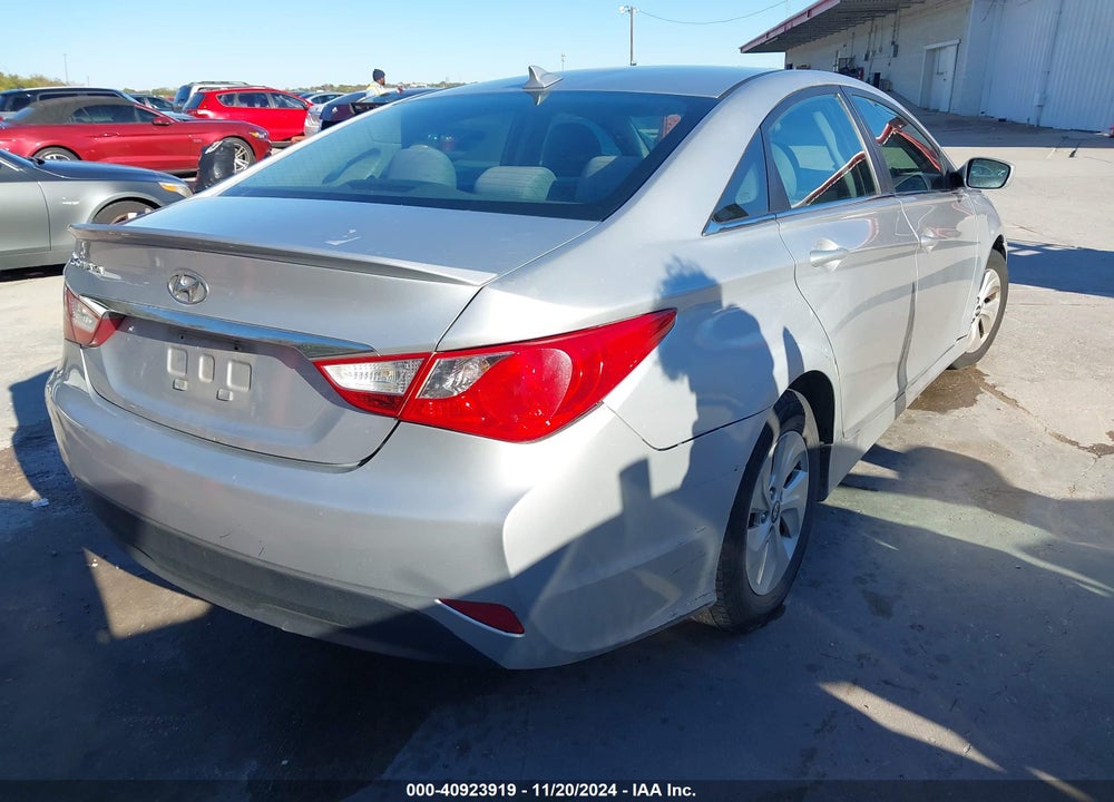 2014 HYUNDAI SONATA GLS VIN: 5NPEB4AC9EH824282