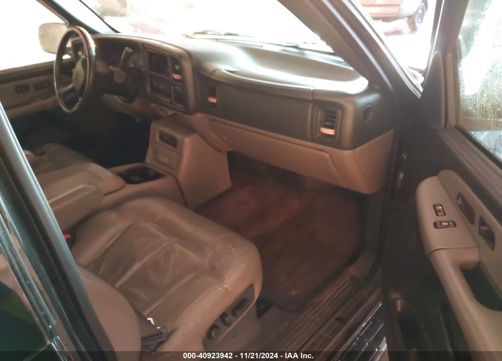 2002 CHEVROLET TAHOE LT VIN: 1GNEK13Z52J206385