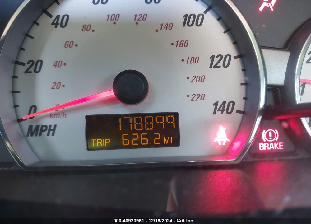 2007 SATURN ION VIN: 1G8AY15P87Z119357