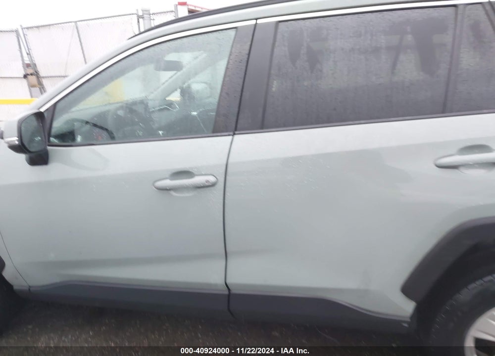 2019 TOYOTA RAV4 XLE VIN: 2T3P1RFV0KW022811