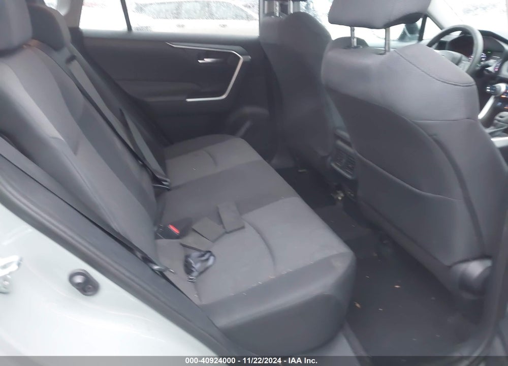 2019 TOYOTA RAV4 XLE VIN: 2T3P1RFV0KW022811