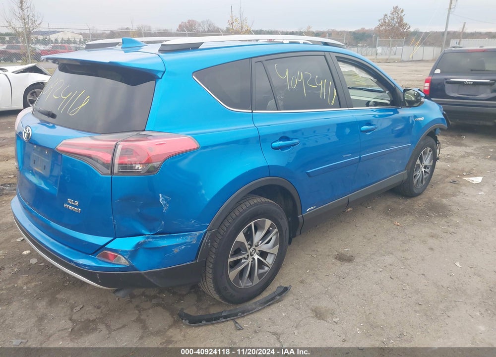 2017 TOYOTA RAV4 HYBRID XLE VIN: JTMRJREV5HD148257