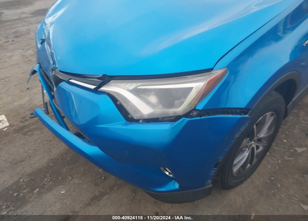 2017 TOYOTA RAV4 HYBRID XLE VIN: JTMRJREV5HD148257