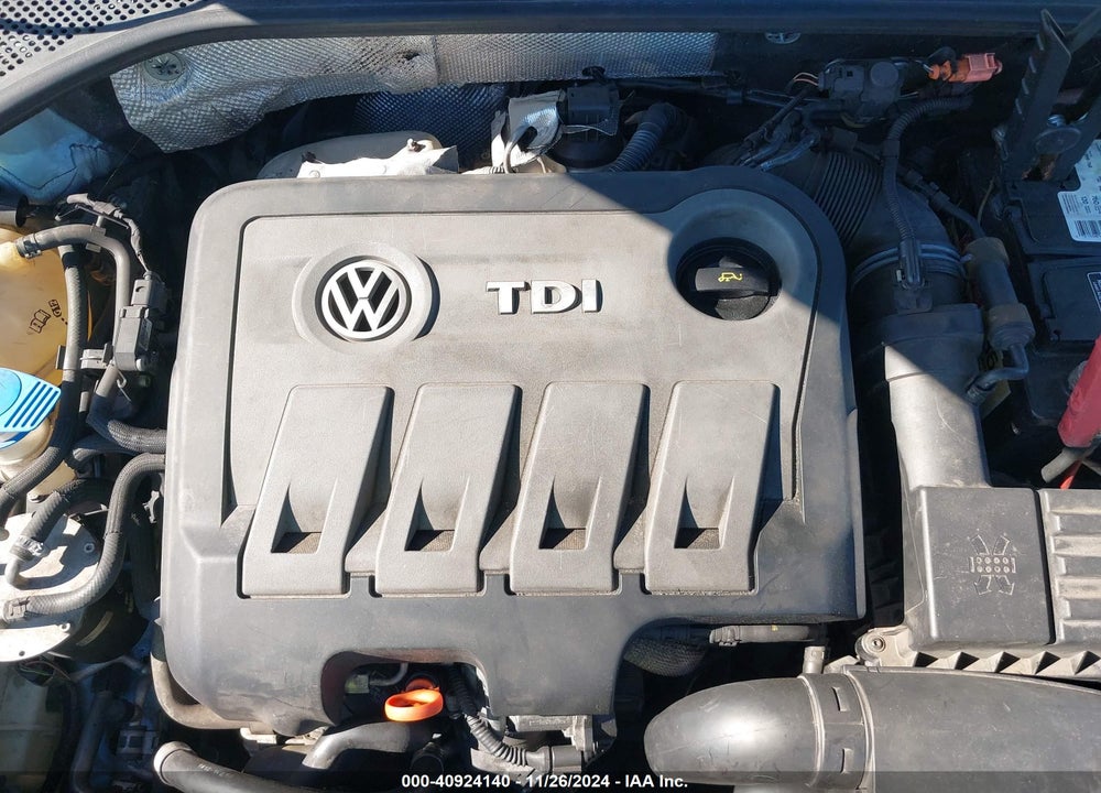 2013 VOLKSWAGEN PASSAT 2.0L TDI SE VIN: 1VWBN7A30DC042519