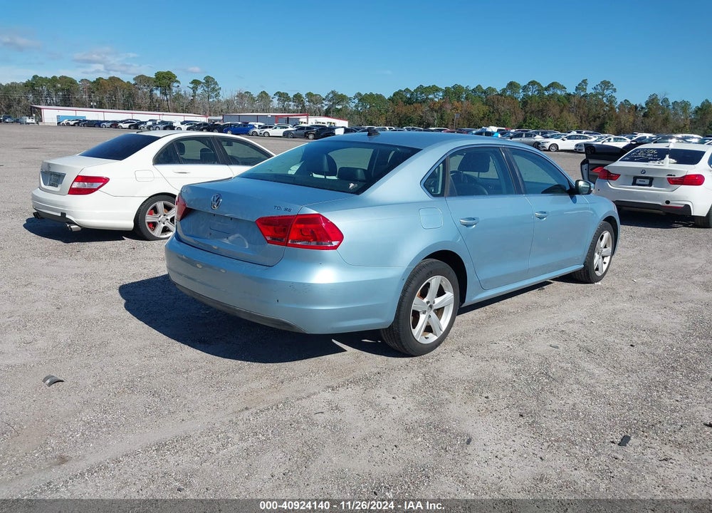 2013 VOLKSWAGEN PASSAT 2.0L TDI SE VIN: 1VWBN7A30DC042519