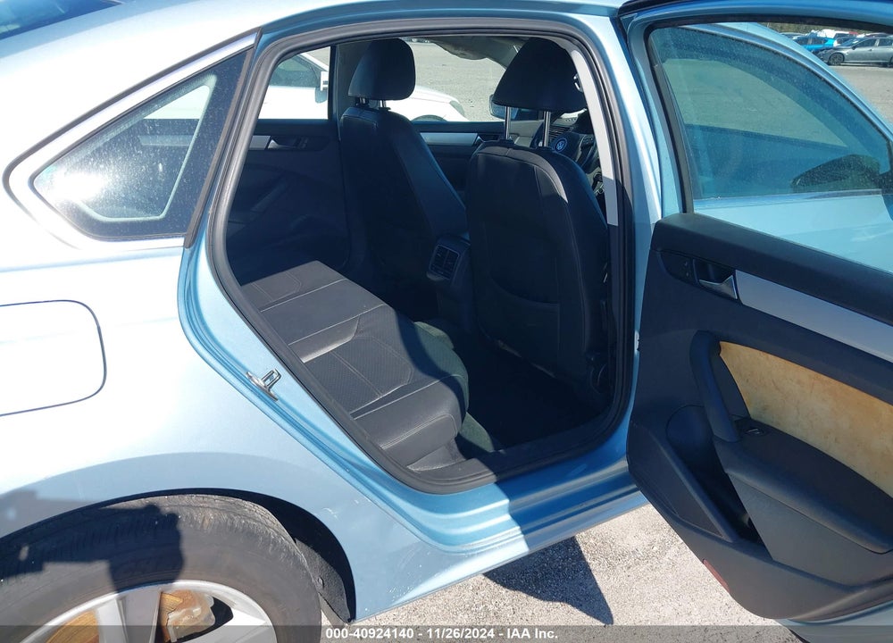 2013 VOLKSWAGEN PASSAT 2.0L TDI SE VIN: 1VWBN7A30DC042519