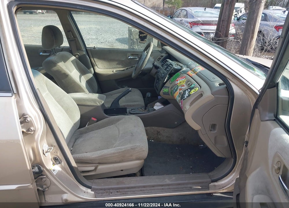 2002 HONDA ACCORD 2.3 LX VIN: 1HGCG66572A024566