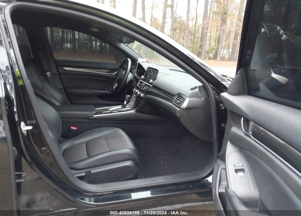 2018 HONDA ACCORD VIN: 1HGCV1F34JA205131