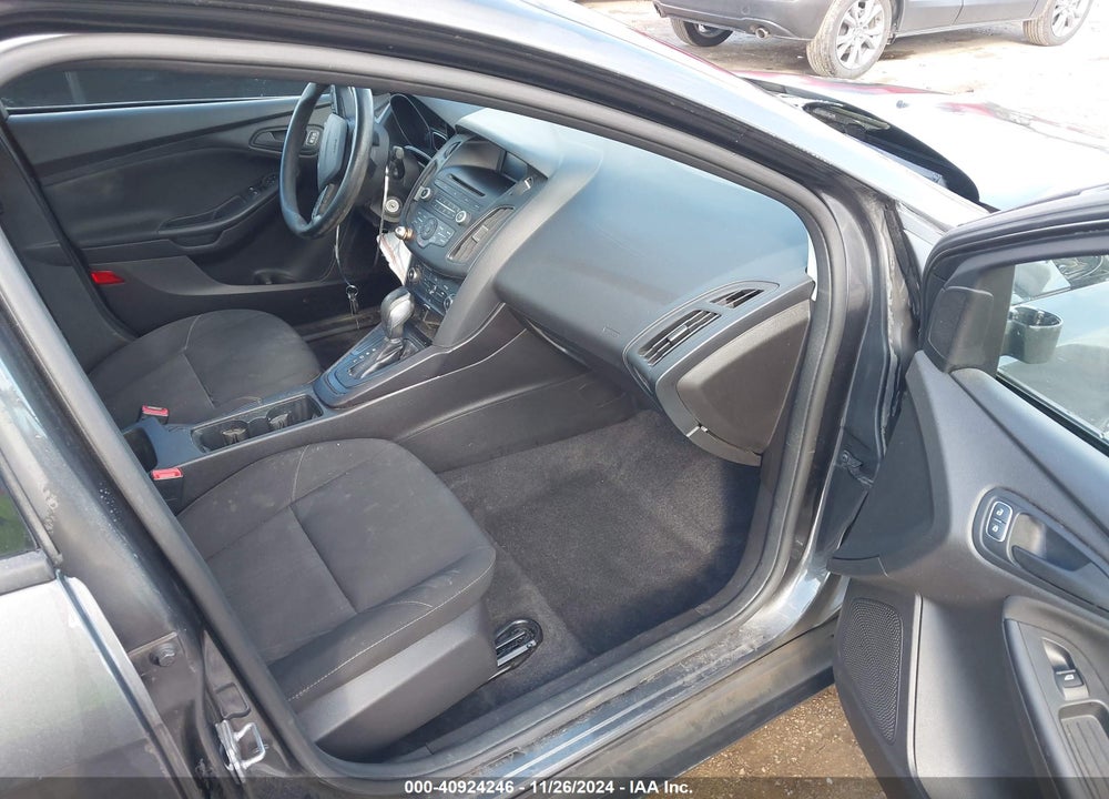 2016 FORD FOCUS S VIN: 1FADP3E21GL393921