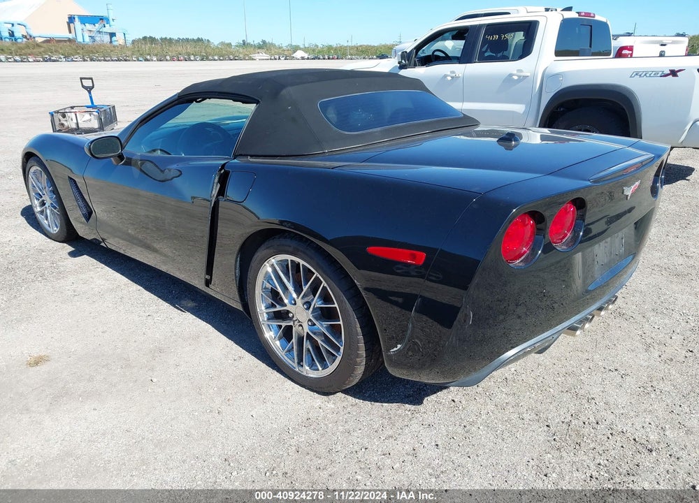 2005 CHEVROLET CORVETTE VIN: 1G1YY34U555126402