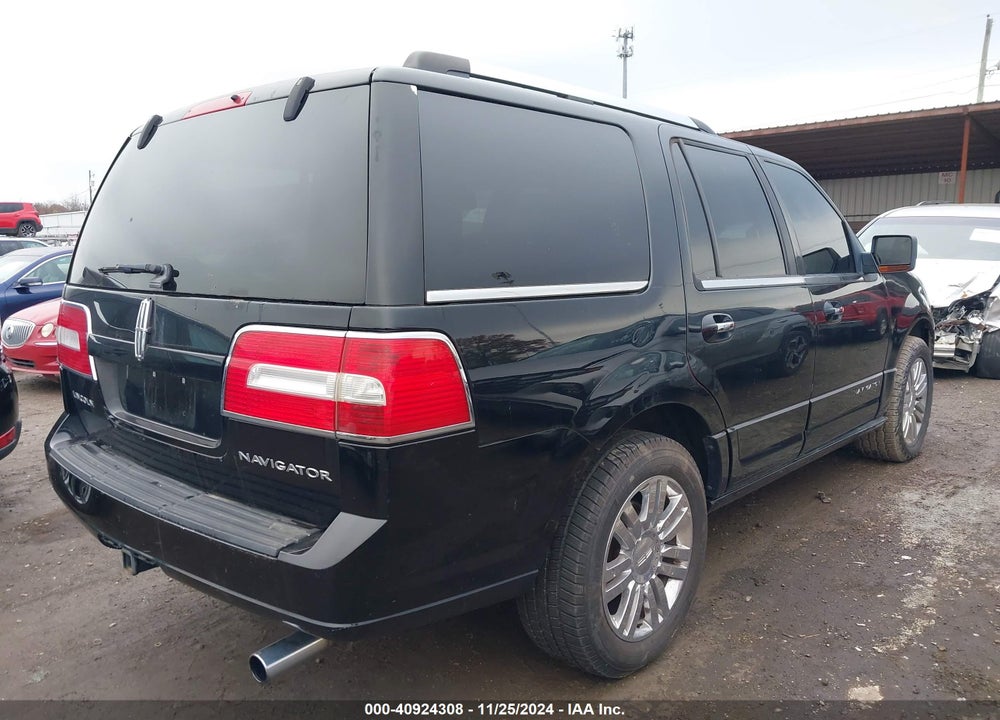 2007 LINCOLN NAVIGATOR VIN: 5LMFU285X7LJ24661