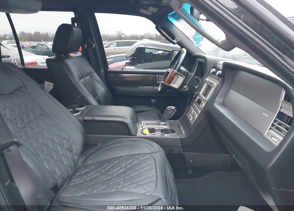 2007 LINCOLN NAVIGATOR VIN: 5LMFU285X7LJ24661