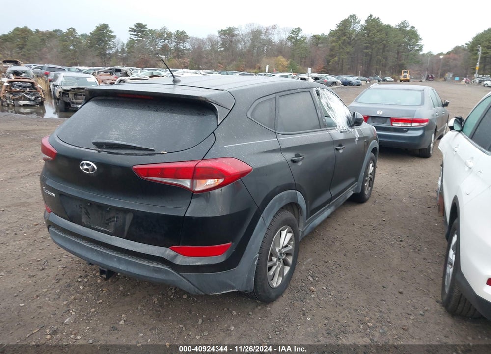 2018 HYUNDAI TUCSON SE VIN: KM8J23A41JU682152