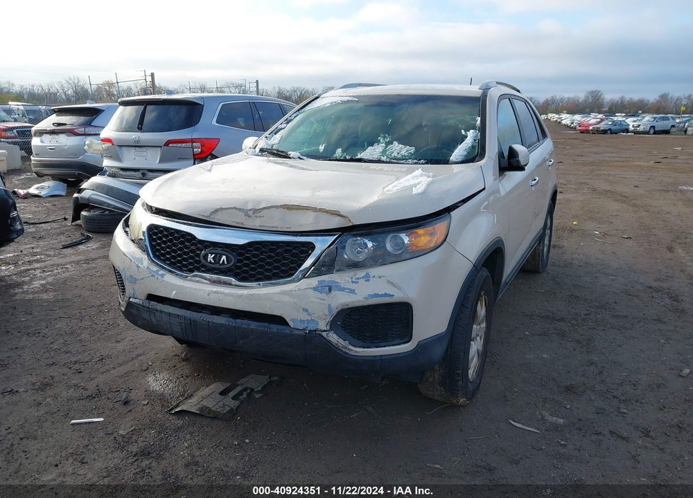 2011 KIA SORENTO LX V6 VIN: 5XYKTDA26BG110054