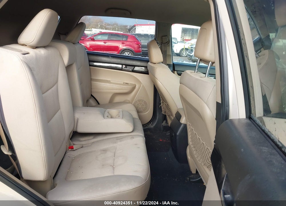 2011 KIA SORENTO LX V6 VIN: 5XYKTDA26BG110054