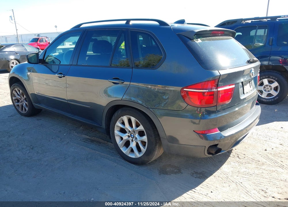 2011 BMW X5 XDRIVE35I/XDRIVE35I PREMIUM/XDRIVE35I SPORT ACTIVITY VIN: 5UXZV4C55BL400370