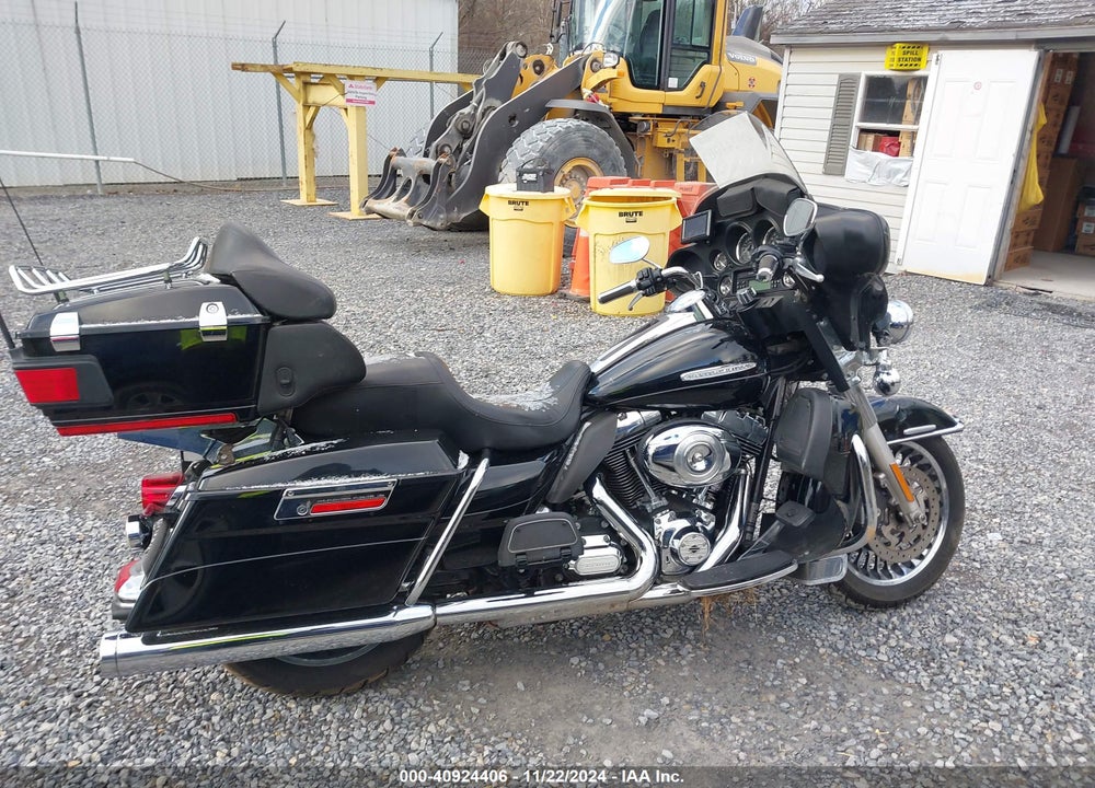 2013 HARLEY-DAVIDSON FLHTK ELECTRA GLIDE ULTRA LTD VIN: 1HD1KEM17DB605821