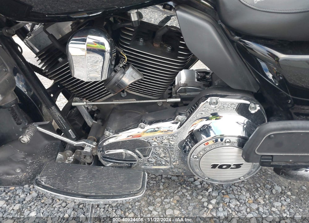 2013 HARLEY-DAVIDSON FLHTK ELECTRA GLIDE ULTRA LTD VIN: 1HD1KEM17DB605821