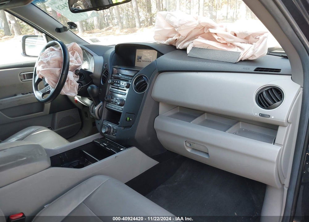 2012 HONDA PILOT TOURING VIN: 5FNYF4H94CB020835