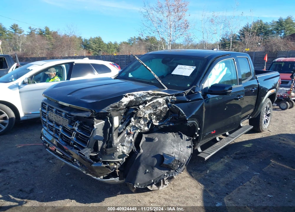 2023 GMC CANYON 4WD SHORT BOX AT4 VIN: 1GTP6DEKXP1253992