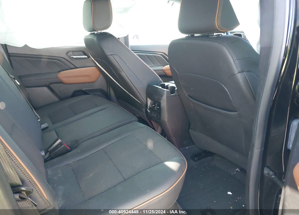 2023 GMC CANYON 4WD SHORT BOX AT4 VIN: 1GTP6DEKXP1253992