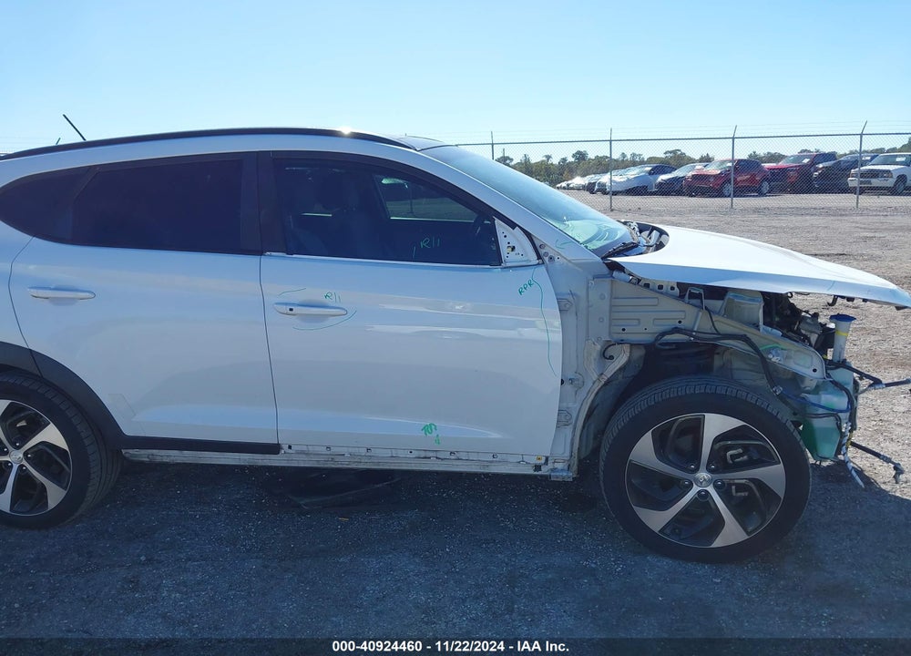 2017 HYUNDAI TUCSON VALUE VIN: KM8J33A26HU574857