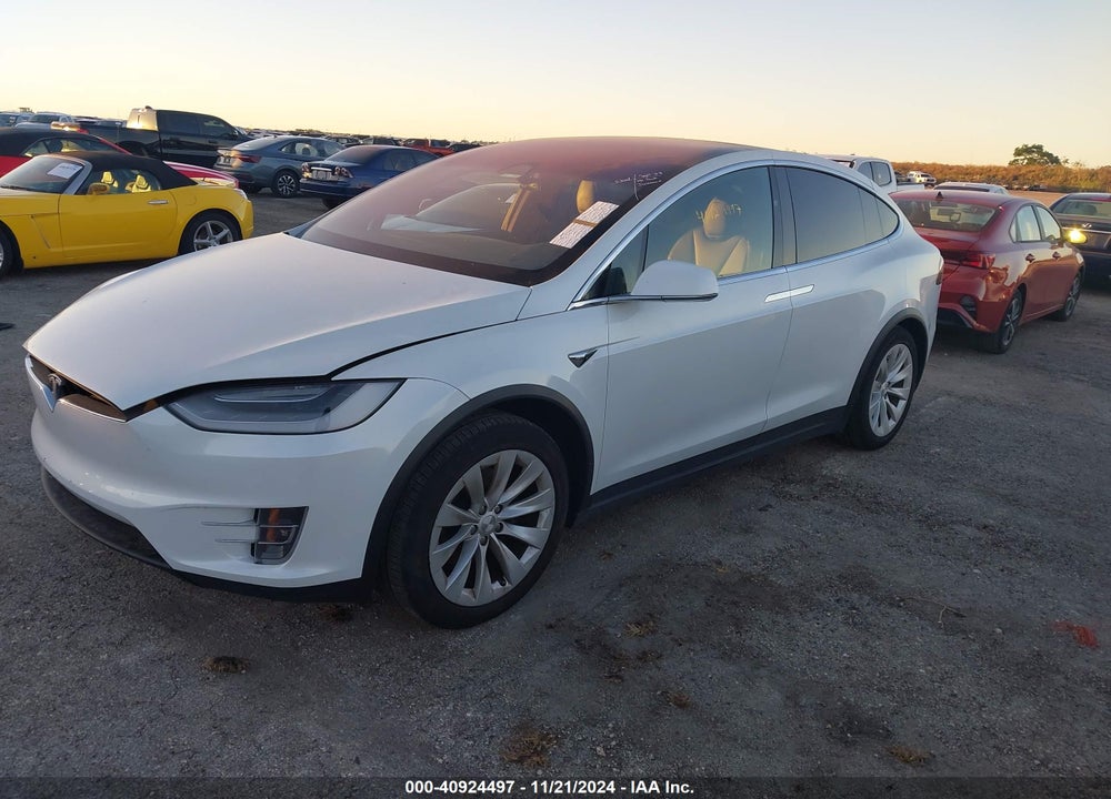 2020 TESLA MODEL X VIN: 5YJXCBE21LF260926
