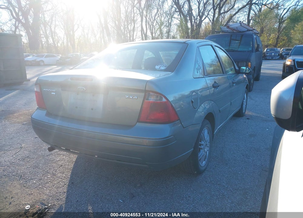 2005 FORD FOCUS ZX4 VIN: 1FAFP34N35W122942