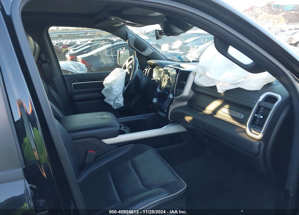 2019 RAM 1500 LAIE  4X4 5'7 BOX VIN: 1C6SRFJT7KN909828